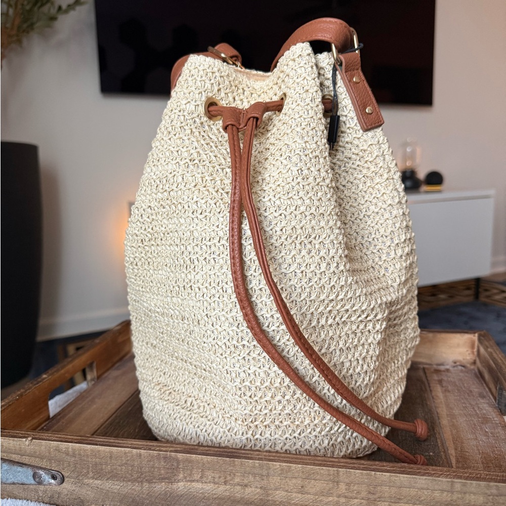 MONTCE Beige Crochet Bucket Bag with Leather Accents